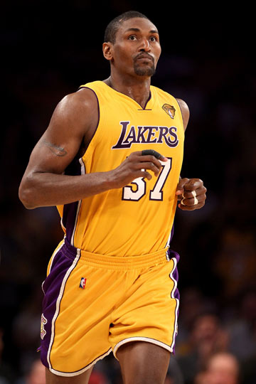 球迷刚骂完，下一秒就闭嘴了（球迷才刚开骂，转瞬哑火）