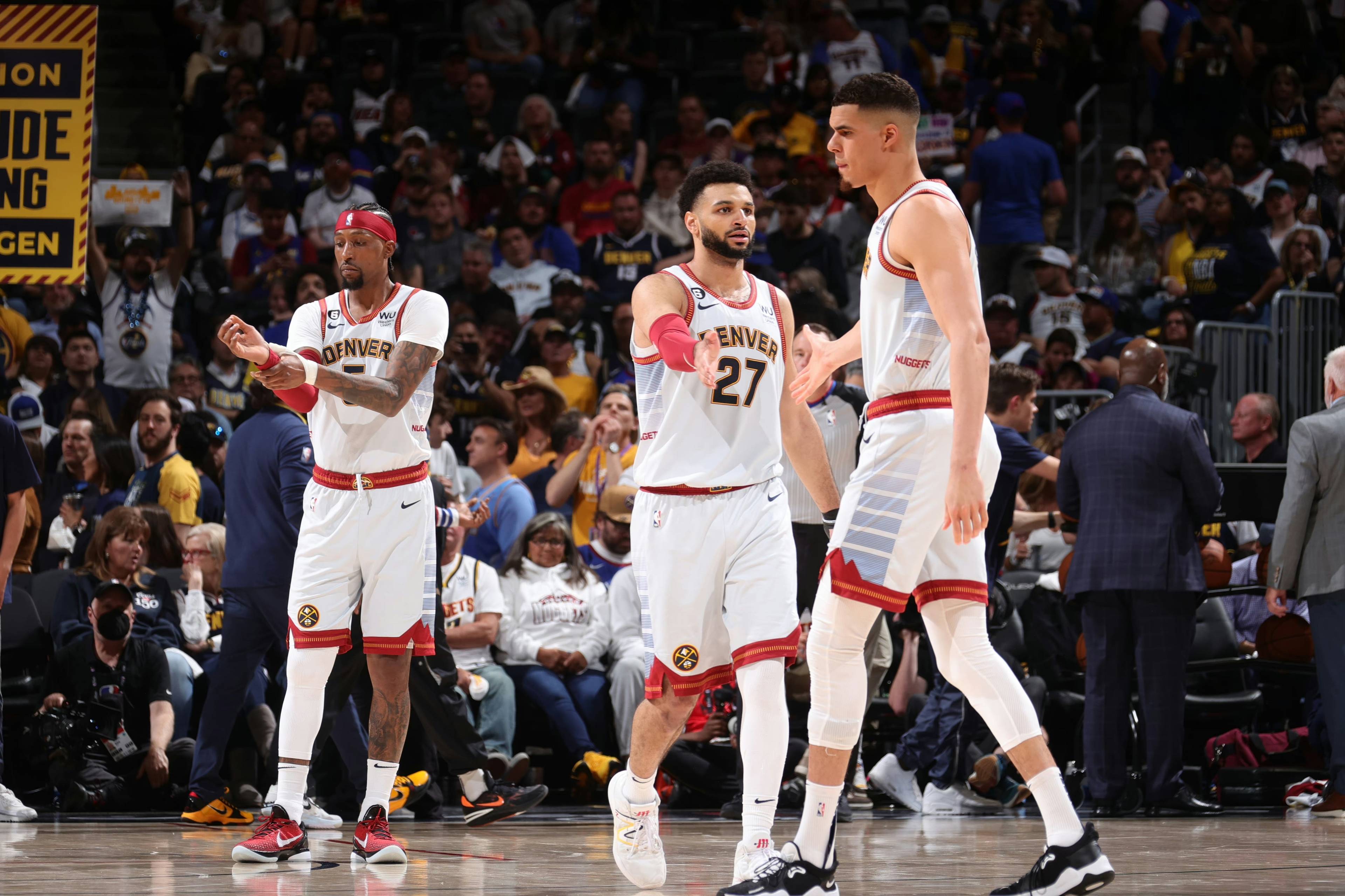 发生了什么？不敌纽卡后，瓜迪奥拉疑似和场边摄影师发生冲突（输给纽卡后，瓜迪奥拉疑与场边摄影师发生争执）