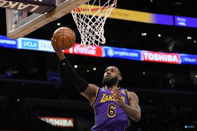 重穿球鞋，前皇马后卫科恩特朗准备参加国王联赛（前皇马后卫科恩特朗复出，将出战国王联赛）