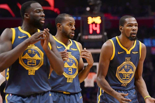 ⚽️2025年度中超最佳评选他来啦！鏖战一年，十...（⚽️2025中超年度最佳评选开启！鏖战一载，荣耀时刻到来）