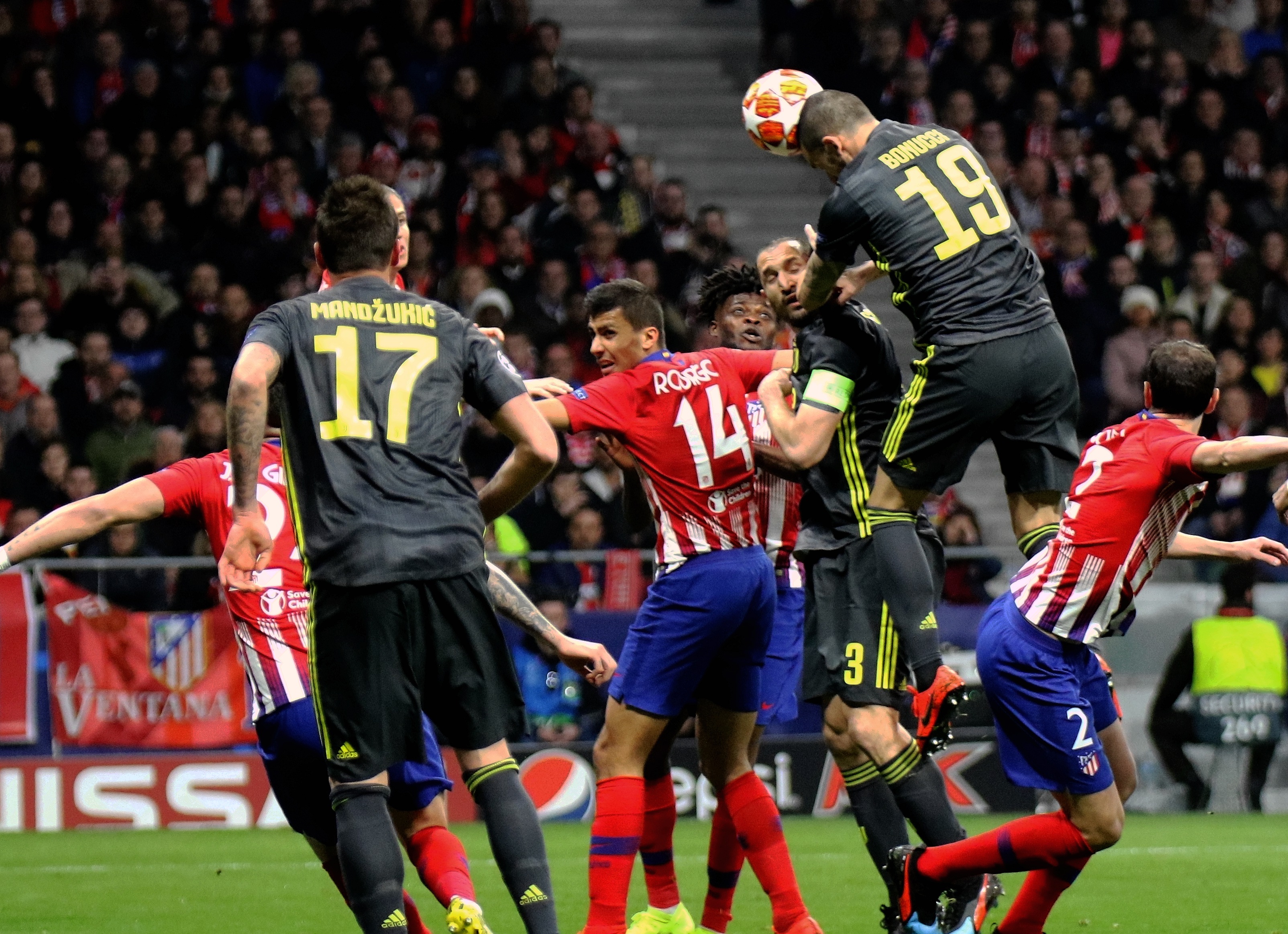 拉菲尼亚否认转会沙特传闻，斥媒体报道不实